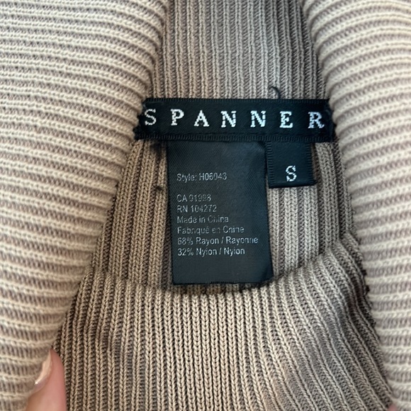 SPANNER brown turtleneck - Picture 2 of 3